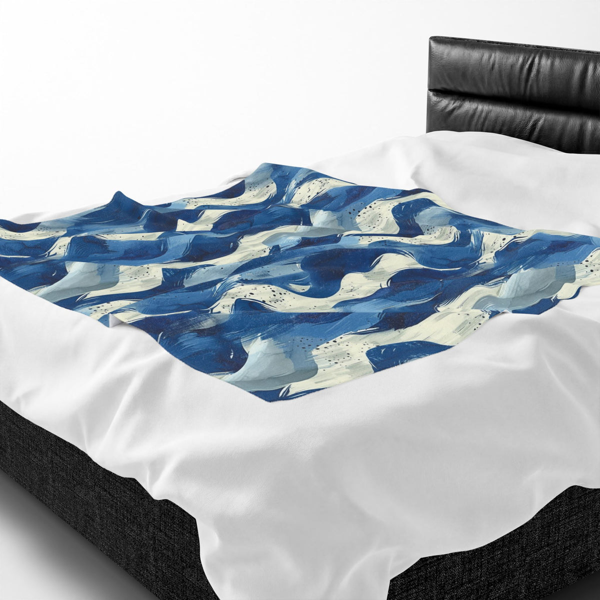 Blue Wave Velveteen Plush Blanket — Soft Coastal Abstract Throw